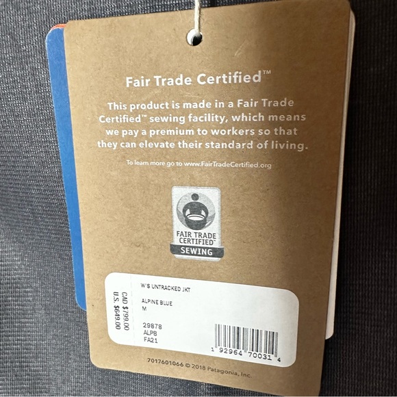 Women’s Patagonia Untracked Hard Shell Jacket - Picture 2 of 11